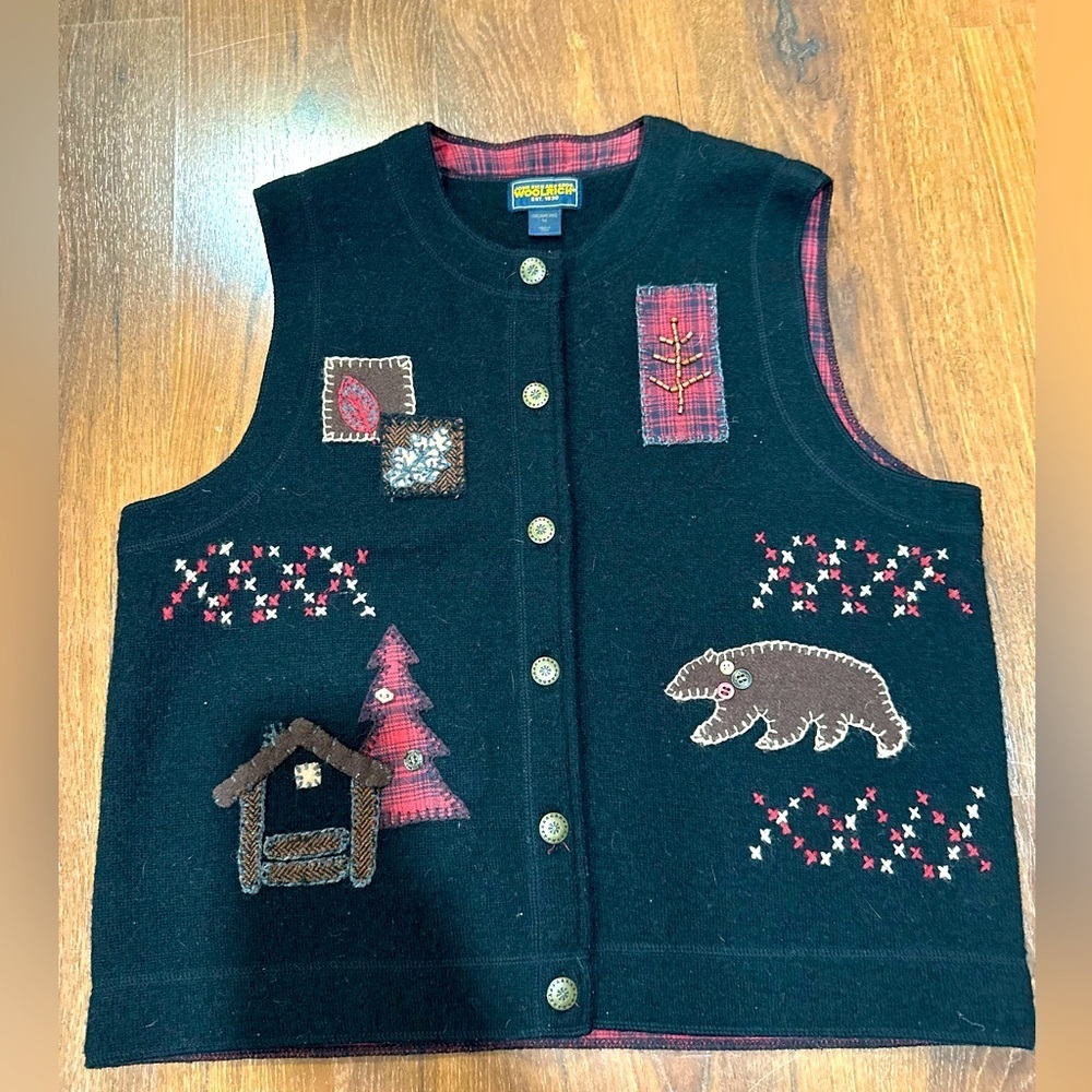 Woolrich Vest cardigan Bear Leaf Tree Applique Grannycore Cottagecore Black M